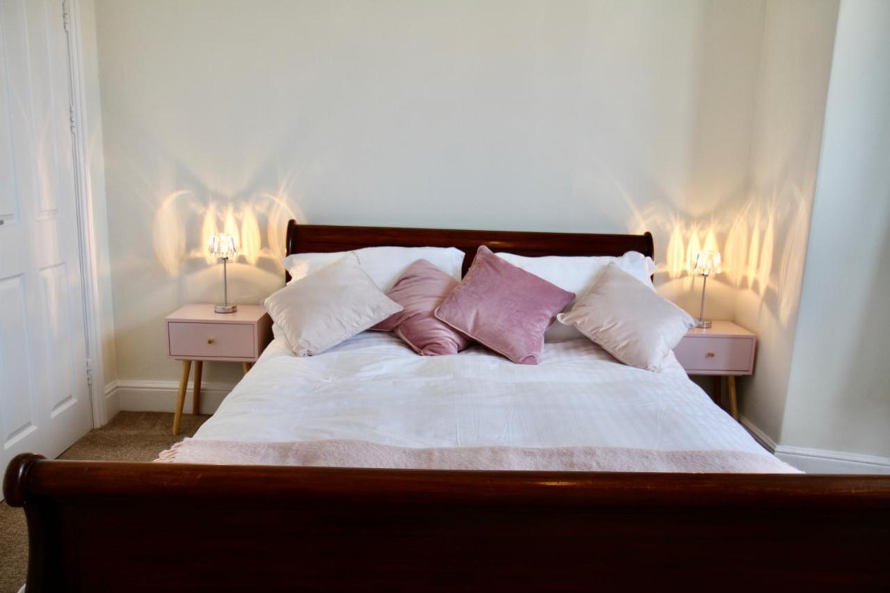 Mostyn Villa Free Private Parking Llandudno Bagian luar foto